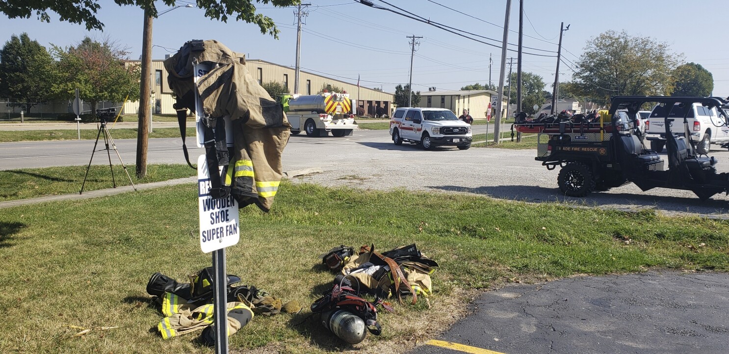 5 died of exposure to chemical in central Illinois crash